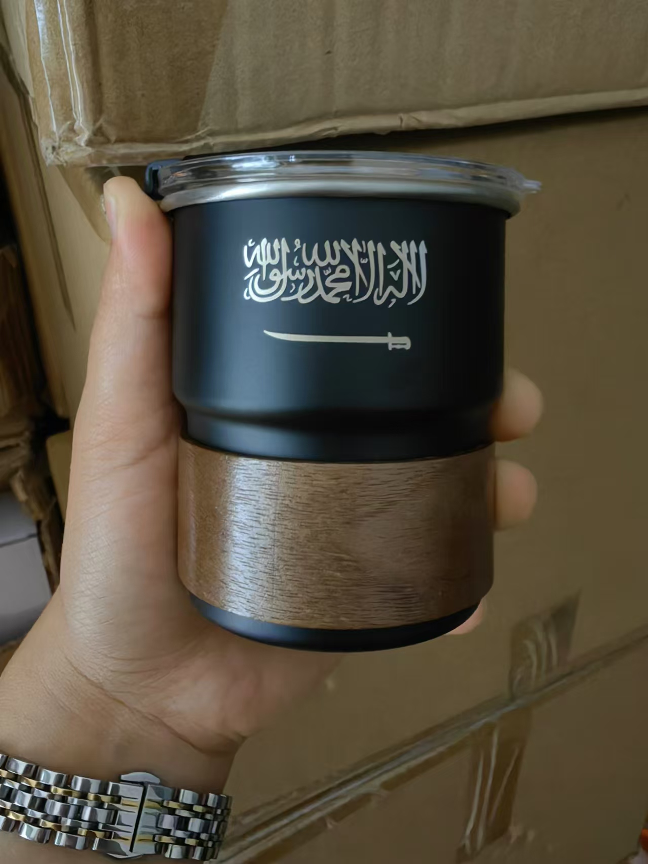 Coffee Equipment Logo - サウジアラビアの国旗ロゴステンレス鋼カップビールジョッキ蓋付き木製 300 ミリリットル屋外キャンプコーヒーマグ