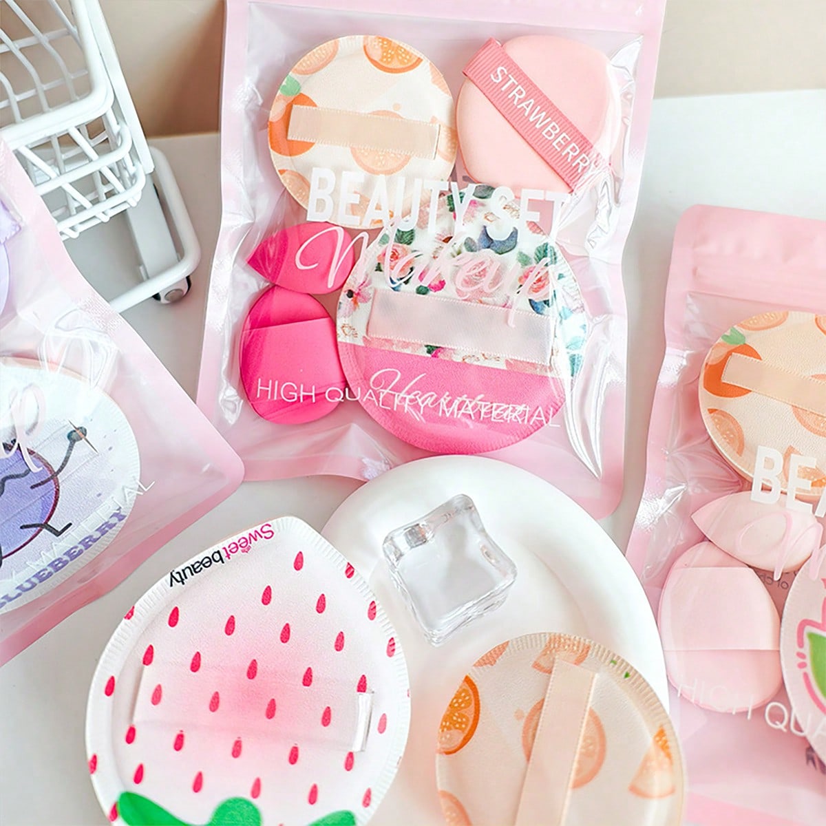 5本入りの厚みのあるマシュマロパウダーブラシ、パウダーコンパ - Group Head Brush のレビューと価格